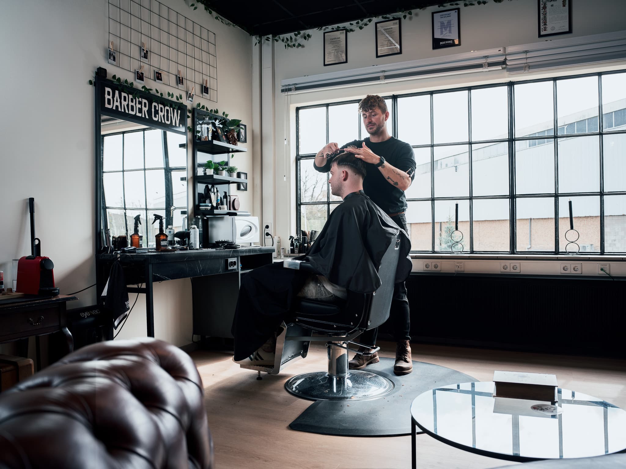 Professionele barbershop fotografie - Crow Barbers branding - stoere bedrijfsfoto's Nieuwegein